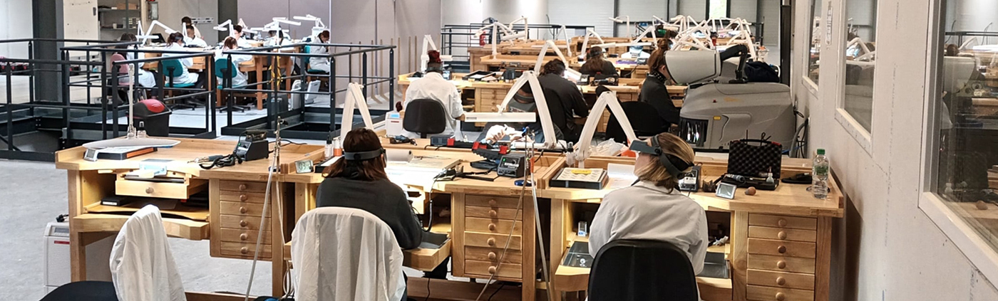Atelier de bijouterie de la manufacture AJNOR